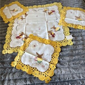 Vintage SQUARE TABLECLOTH EASTER BUNNY (4)
